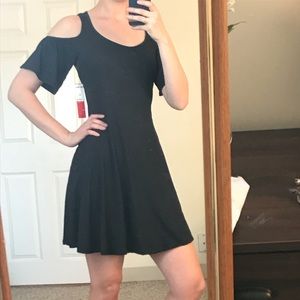 Hot Kiss | Cold Shoulder Black Dress | M